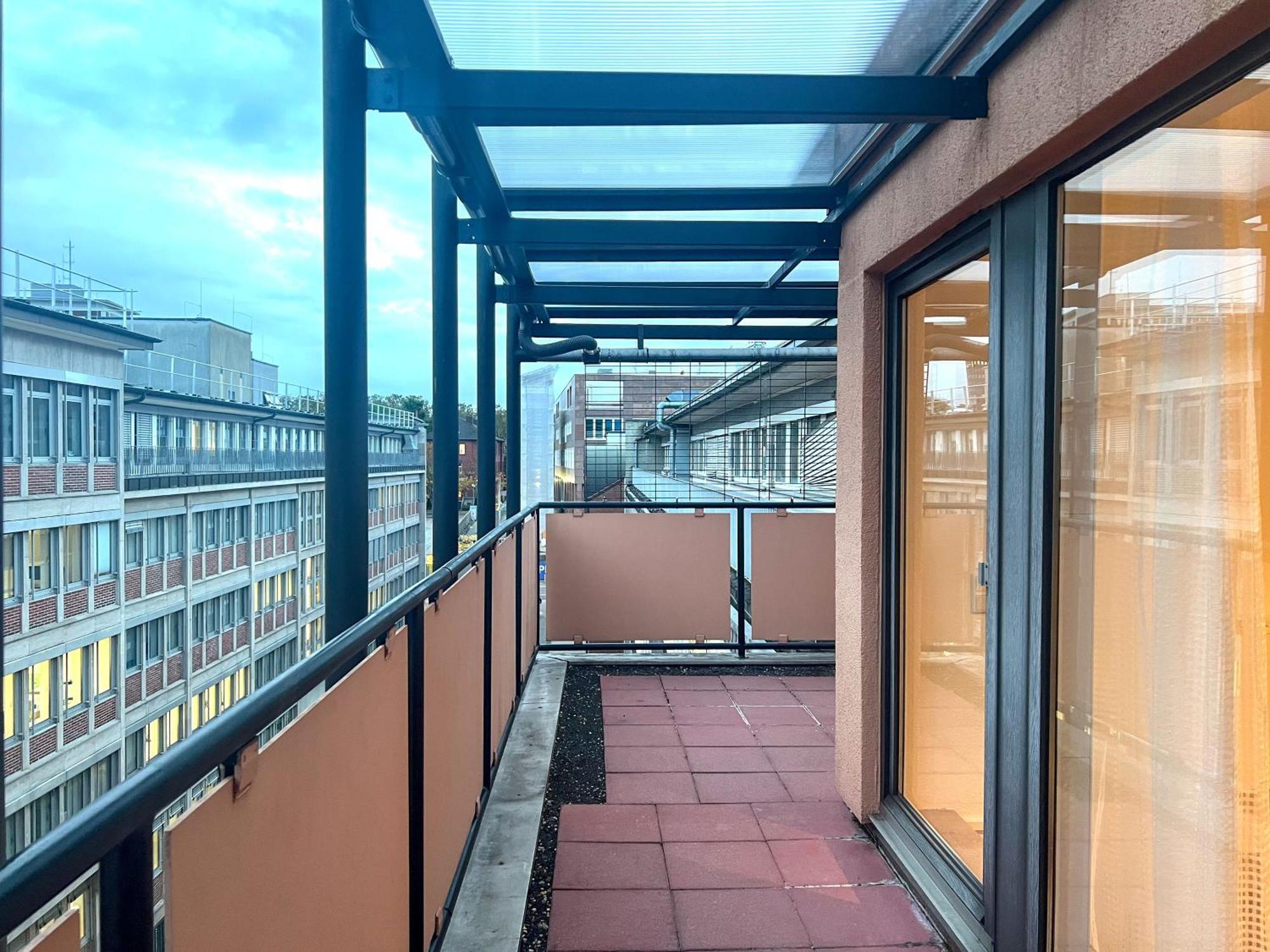 Penthouse Apartment *